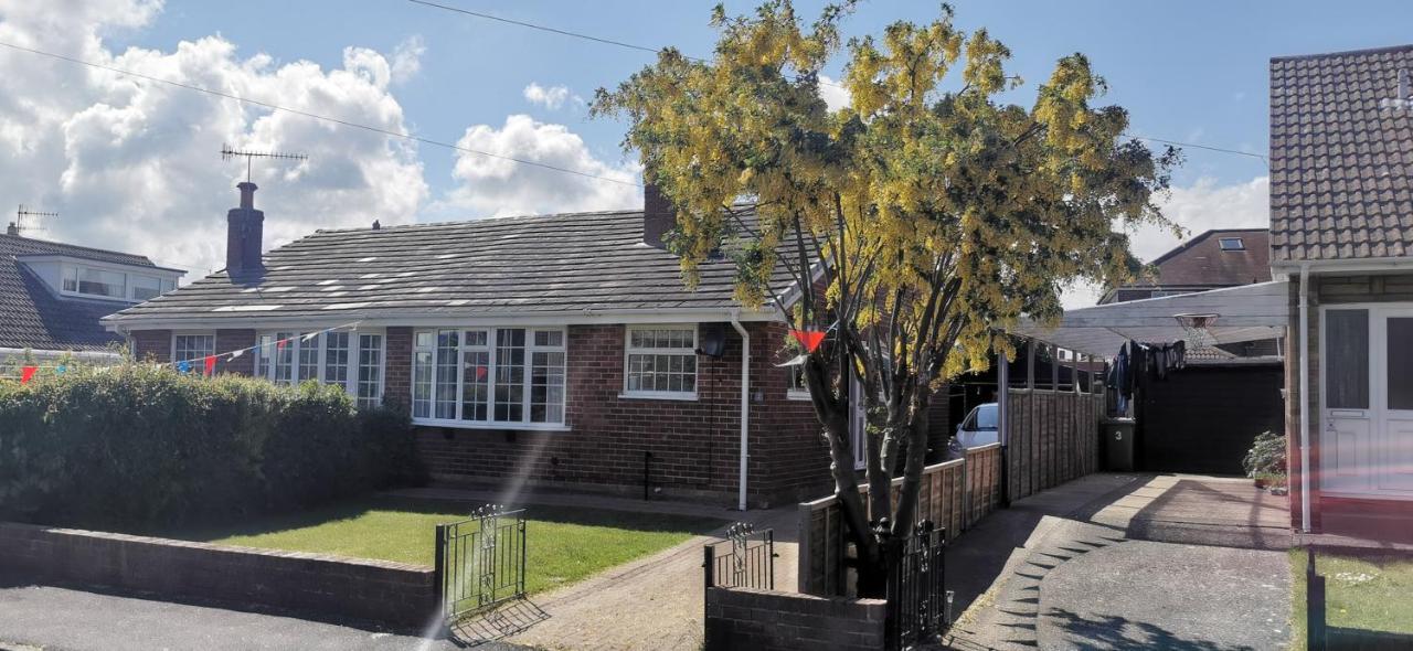 Spring Gardens Holiday Bungalow Cayton Extérieur photo