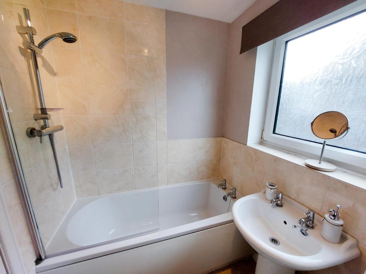 Spring Gardens Holiday Bungalow Cayton Extérieur photo