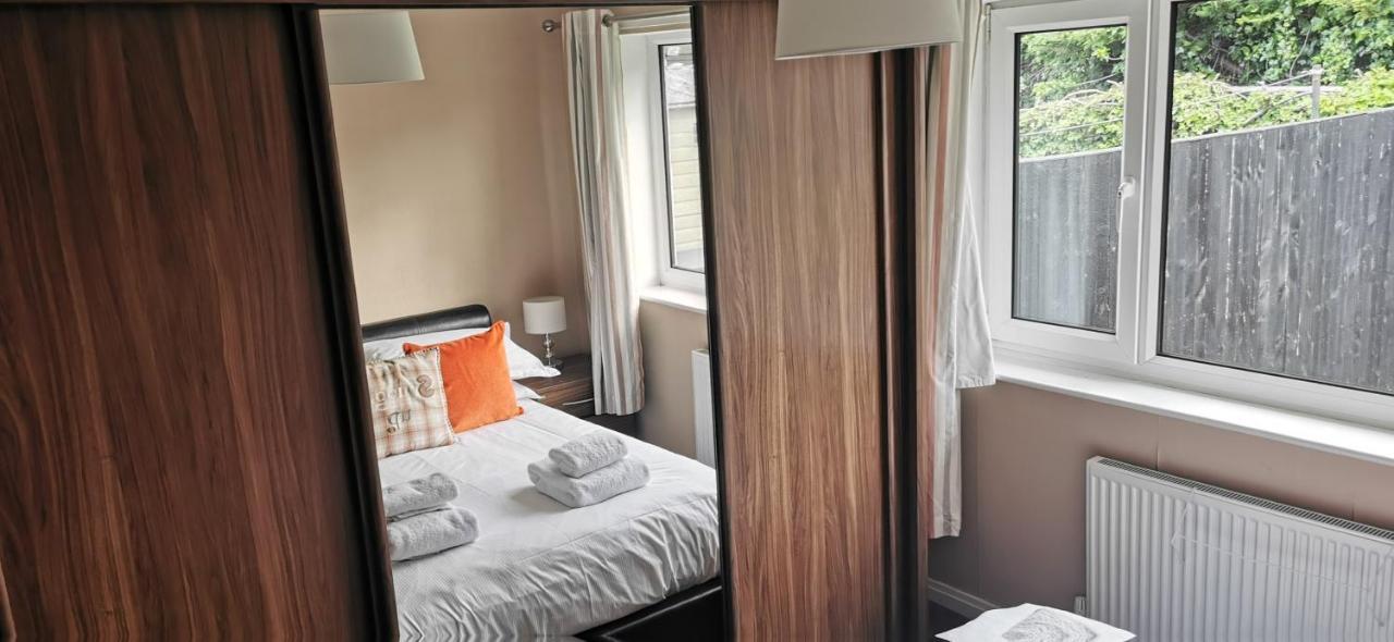 Spring Gardens Holiday Bungalow Cayton Extérieur photo