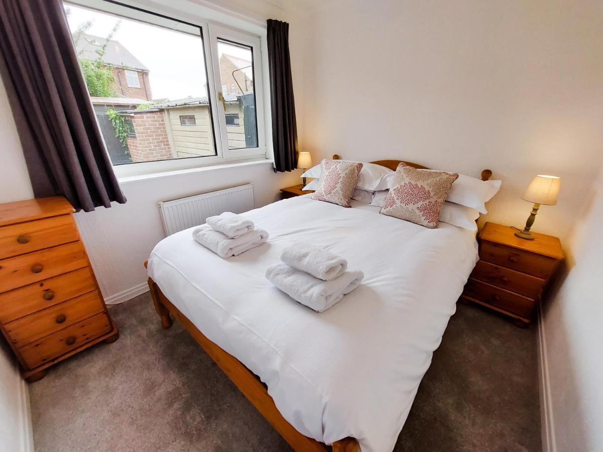 Spring Gardens Holiday Bungalow Cayton Extérieur photo